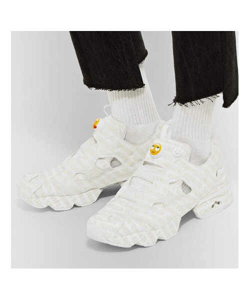 VETEMENTS（ヴェトモン）の「Vetements + Reebok Logo Instapump Fury Sneakers（スニーカー・メンズ・White・Eu45.5/Eu43/Eu40/Eu39/Eu41/Eu42）」の5枚目の写真