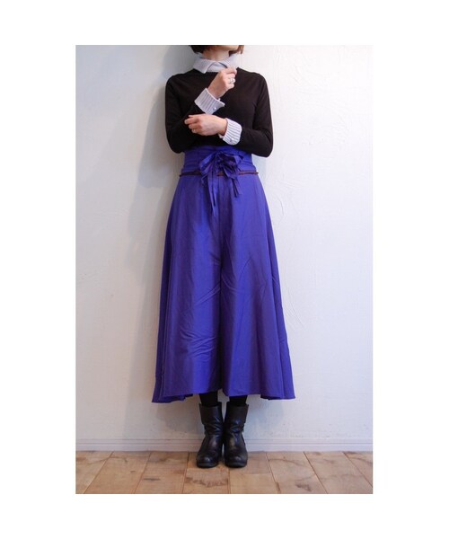 RehersalL(リハーズオール)の「キュプラツイルフレアタックパンツ(その他パンツ・レディース・その他)」の3枚目の写真