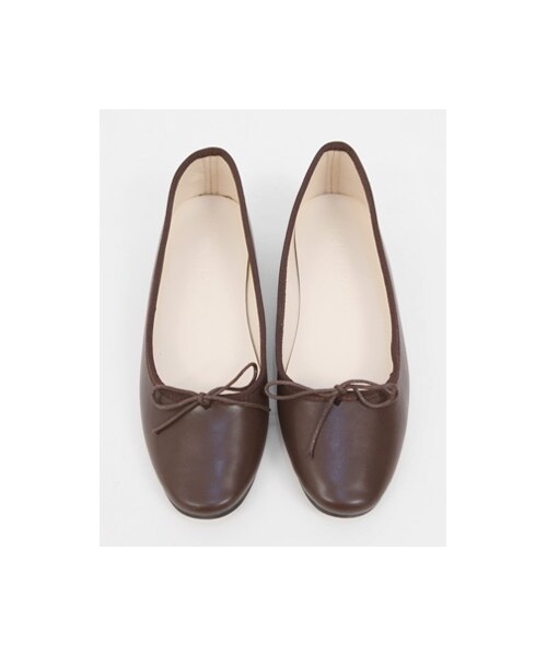 Dailyabout(デイリーアバウト)の「リボンポイントラウンドトゥフラットシューズ(その他シューズ・レディース・レッド/ブラウン/ベージュ/ブラック・240mm(=24.0cm)サイズ基準)」の3枚目の写真