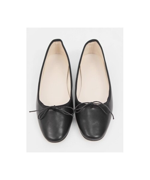 Dailyabout(デイリーアバウト)の「リボンポイントラウンドトゥフラットシューズ(その他シューズ・レディース・レッド/ブラウン/ベージュ/ブラック・240mm(=24.0cm)サイズ基準)」の2枚目の写真