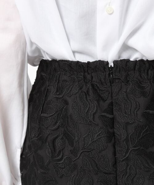 laboratory work（ラボラトリーワーク）の「チュールレースタイトスカート（スカート・オフホワイト/ブラック/グリーン）」の12枚目の写真