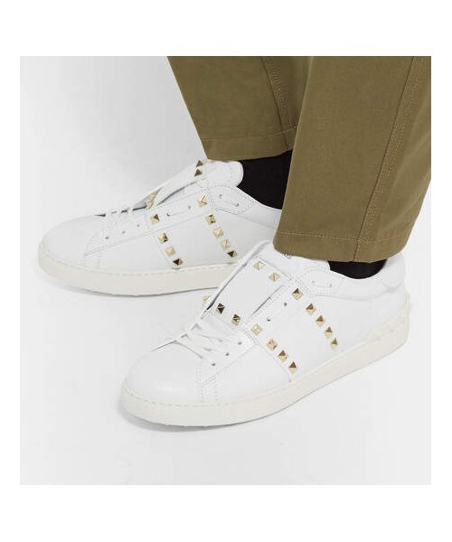 VALENTINO（ヴァレンティノ）の「Valentino Rockstud Untitled Leather Sneakers（スニーカー・メンズ・White・Eu43/Eu42/Eu41.5/Eu41/Eu44/Eu44.5/Eu40/Eu40.5）」の5枚目の写真