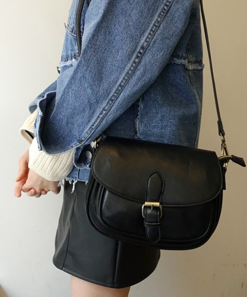 DHOLIC（ディーホリック）の「2WAYベルトフラップバッグ（ショルダーバッグ・レディース・ブラウン/ブラック・FREE）」の2枚目の写真