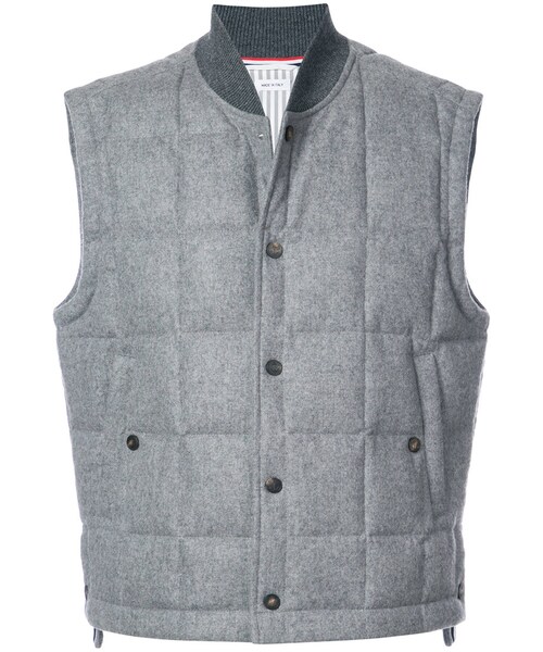 TOM BROWNE ダウン ボタンフロントベスト 量れる ソリッドナイロン 