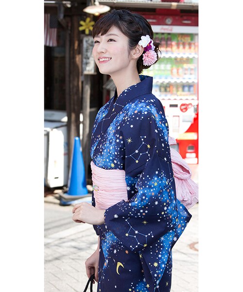 浴衣屋さん.com（ユカタヤサンドットコム）の「浴衣+しわ兵児帯+下駄の３点セット（浴衣・レディース・ブルー系・M）」の3枚目の写真