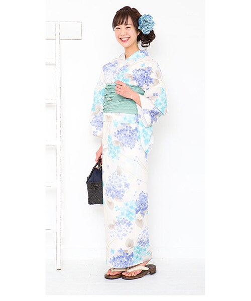 浴衣屋さん.com（ユカタヤサンドットコム）の「浴衣+しわ兵児帯+下駄の３点セット（浴衣・レディース・ホワイト・M）」の4枚目の写真