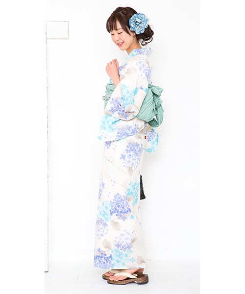 浴衣屋さん.com（ユカタヤサンドットコム）の「浴衣+しわ兵児帯+下駄の３点セット（浴衣・レディース・ホワイト・M）」の5枚目の写真