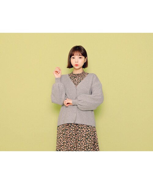HOTPING（ホッピン）の「バルーンスリーブVネックカーディガン（カーディガン/ボレロ・レディース・ライトティール/ブラック/グレー/イエロー・1(フリーサイズ)/2(L-XL)）」の3枚目の写真