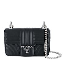 PRADA プラダ　ブラック レザーポーチ　シルバーロゴ　ダイアグラム プラダ ダイアグラム レザー チェーンショルダーバッグ ネイビー