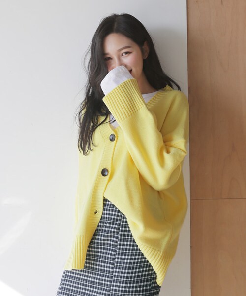 DHOLIC（ディーホリック）の「オーバーサイズカーディガン（カーディガン/ボレロ・レディース・ホワイト/イエロー/レッド/ベージュ/ブルー・FREE）」の4枚目の写真