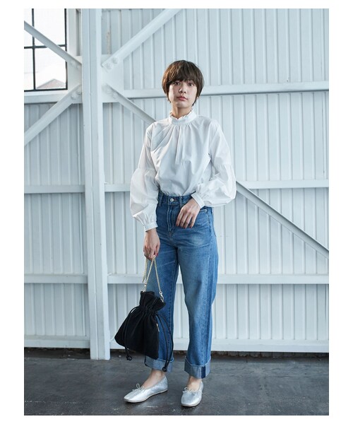 earth music&ecology（アースミュージックアンドエコロジー）の「COTTON USA デニムパンツ(ストレート)（パンツ・ライトインディゴ/ミディアムインディゴ/ダークインディゴ・S/M/L）」の4枚目の写真
