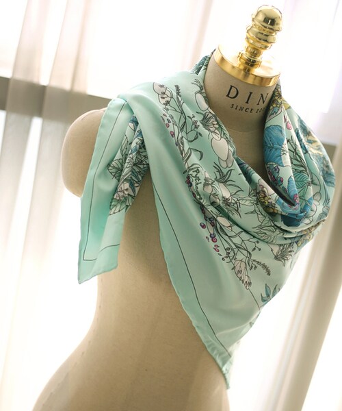 DINT（ディント）の「セリフラワースカーフ（マフラー・レディース・Other/Pink/Grey・one size）」の4枚目の写真