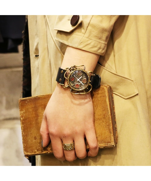 A STORY TOKYO（アストーリートウキョウ）の「スチームパンク腕時計