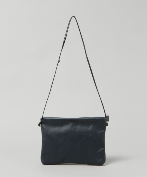 HARE(ハレ)の「レザーサコッシュBAG(バッグ・ブラック/ネイビー)」の2枚目の写真