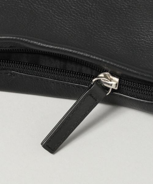 HARE(ハレ)の「レザーサコッシュBAG(バッグ・ブラック/ネイビー)」の6枚目の写真