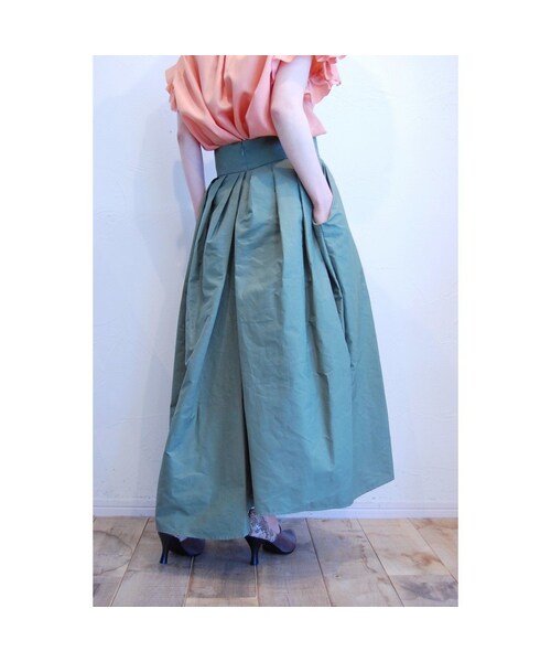 tiny dinosaur（タイニーダイナソー）の「タックロングスカート（スカート・レディース・その他）」の4枚目の写真