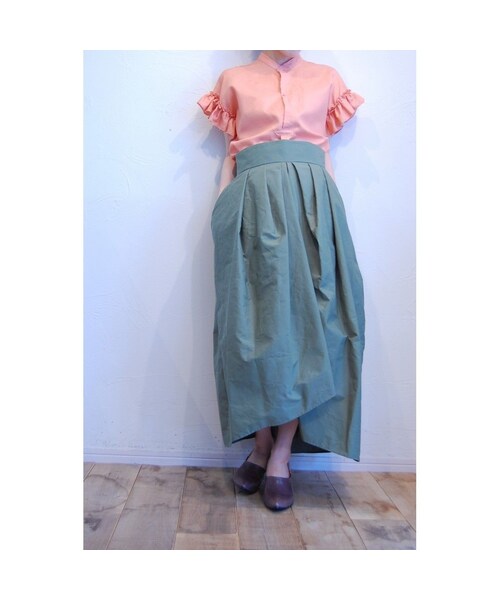 tiny dinosaur（タイニーダイナソー）の「タックロングスカート（スカート・レディース・その他）」の3枚目の写真