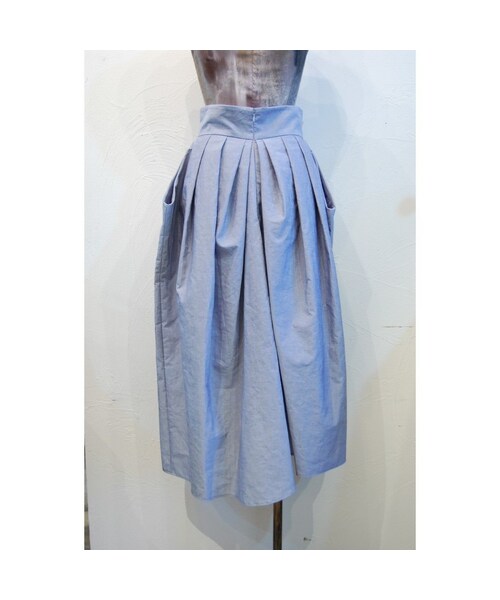 tiny dinosaur（タイニーダイナソー）の「タックロングスカート（スカート・レディース・その他）」の2枚目の写真