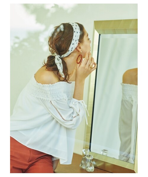 Mila Owen(ミラオーウェン)の「シャーリングオフショルダートップス(プルオーバー・レディース・WHT/ORG/BLK・0/1)」の10枚目の写真