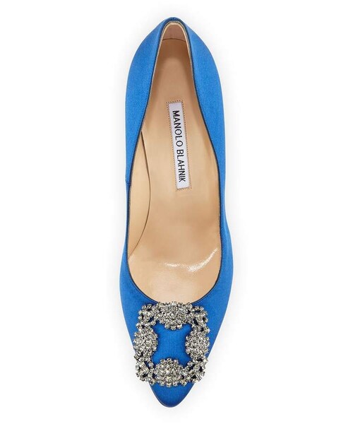 Manolo Blahnik（マノロ・ブラニク）の「Manolo Blahnik Hangisi 105mm Satin Pump（パンプス・レディース・Blue/Black/Red/Beige/Pink・9b / 39eu/8b / 38eu/7.5b / 37.5eu/11b / 41eu/8.5b / 38.5eu/6.5b / 36.5eu/7b / 37eu/10b / 40eu/5b / 35eu/10.5b / 40.5eu/9.5b / 39.5eu/12b / 42eu/4b / 34eu/5.5b / 35.5eu/4.5b / 34.5eu）」の7枚目の写真