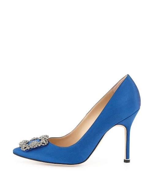 Manolo Blahnik（マノロ・ブラニク）の「Manolo Blahnik Hangisi 105mm Satin Pump（パンプス・レディース・Blue/Black/Red/Beige/Pink・9b / 39eu/8b / 38eu/7.5b / 37.5eu/11b / 41eu/8.5b / 38.5eu/6.5b / 36.5eu/7b / 37eu/10b / 40eu/5b / 35eu/10.5b / 40.5eu/9.5b / 39.5eu/12b / 42eu/4b / 34eu/5.5b / 35.5eu/4.5b / 34.5eu）」の8枚目の写真