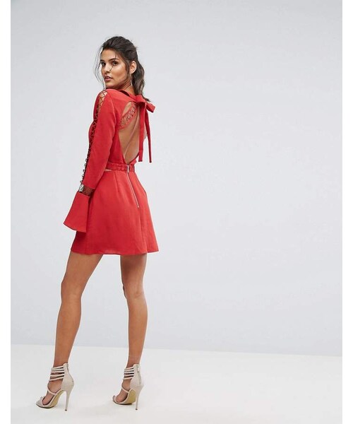Finders Keepers(フィンダーズキーパーズ)の「Finders Keepers Finders Borderlines Dress With Open Back and Cut Out Detailing(ワンピース・レディース・Flame・XL/XS/M/L/S)」の4枚目の写真