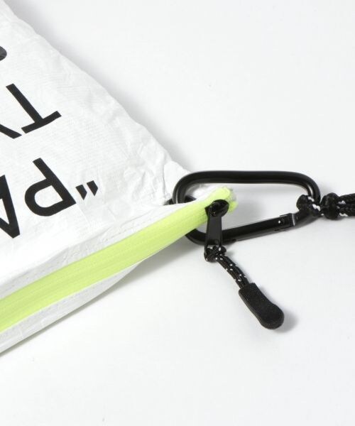 LAKOLE（ラコレ）の「[PACK IN BAG]サコッシュポーチA4（バッグ・クリア()/ホワイト()）」の10枚目の写真