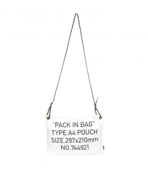 LAKOLE（ラコレ）の「[PACK IN BAG]サコッシュポーチA4（バッグ・クリア()/ホワイト()）」の2枚目の写真
