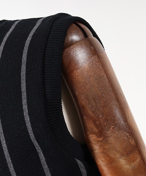 CAMBIO（カンビオ）の「ストライプニットベスト（その他・メンズ・Black/Navy/Beige・Sサイズ/Mサイズ/Lサイズ）」の14枚目の写真