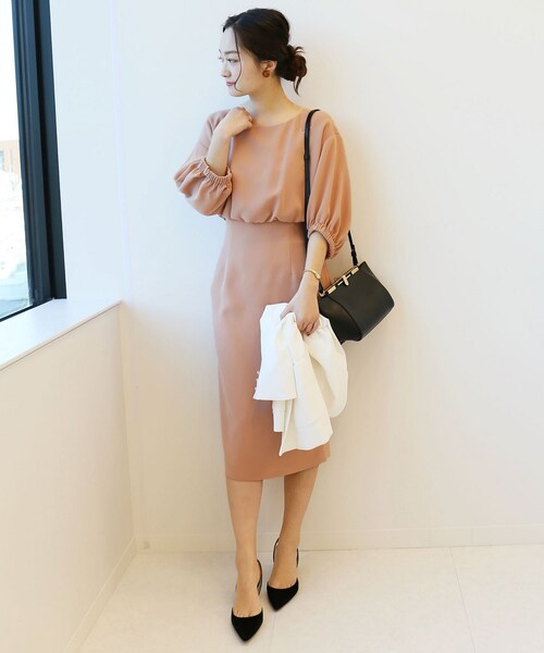 VERMEIL par iena（ヴェルメイユパーイエナ）の「ベージュ（ワンピース/ドレス・ベージュ/フリー/在庫あり）」の3枚目の写真