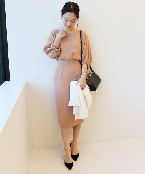 VERMEIL par iena（ヴェルメイユパーイエナ）の「ベージュ（ワンピース/ドレス・ベージュ/フリー/在庫あり）」の20枚目の写真