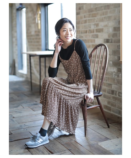 Green　Parks（グリーンパークス）の「・ドットプリーツキャミワンピース（ワンピース/ドレス・グレー/ブラック/ベージュ・F）」の2枚目の写真