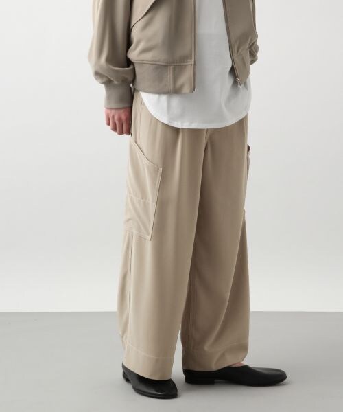 HARE（ハレ）の「ステッチワークパンツ（パンツ・レッド/ベージュ/ネイビー）」の2枚目の写真