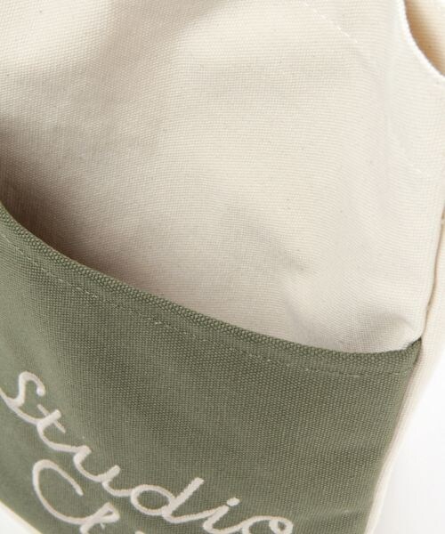 studio CLIP（スタディオクリップ）の「ポケットロゴトートバッグL（バッグ・グレー/カーキ）」の10枚目の写真