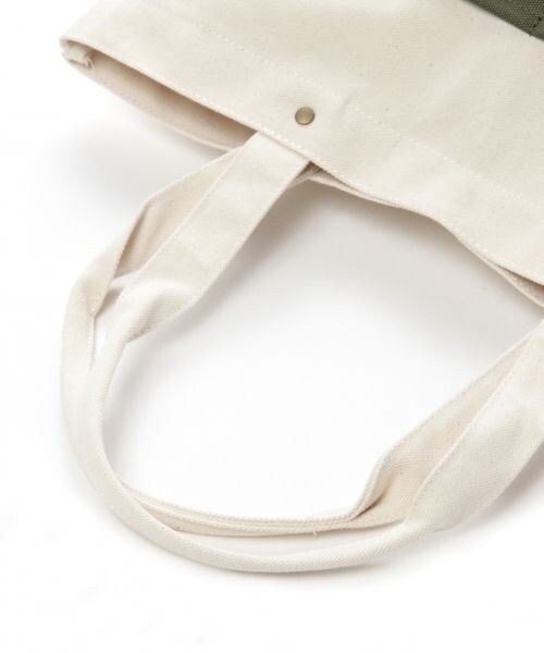 studio CLIP（スタディオクリップ）の「ポケットロゴトートバッグL（バッグ・グレー/カーキ）」の8枚目の写真