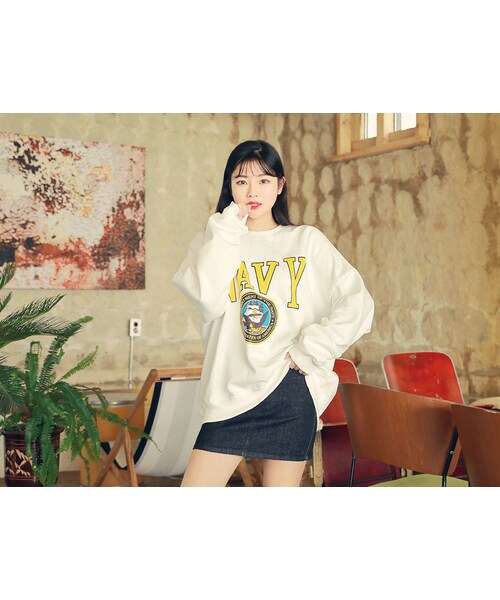 HOTPING(ホッピン)の「NAVYプリントオーバーサイズプルオーバー(スウェット・レディース・ネイビー/ホワイト/ダークピンク/ブラック・フリーサイズ(XS-XXL))」の2枚目の写真