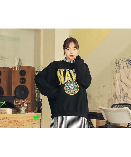 HOTPING(ホッピン)の「NAVYプリントオーバーサイズプルオーバー(スウェット・レディース・ネイビー/ホワイト/ダークピンク/ブラック・フリーサイズ(XS-XXL))」の3枚目の写真