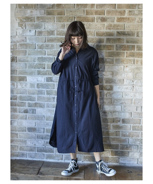 earth music&ecology（アースミュージックアンドエコロジー）の「・ドロストシャツワンピース（ワンピース/ドレス・ベージュ/カーキ/ネイビー/ストライプネイビー/ストライプホワイト・F）」の2枚目の写真