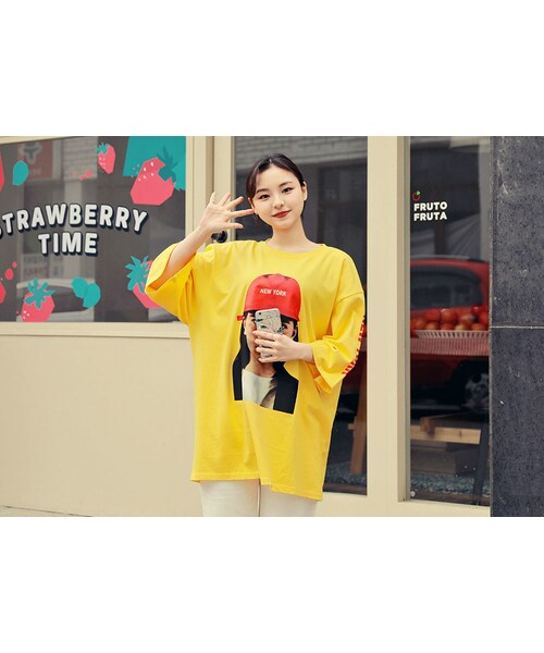 HOTPING(ホッピン)の「ニューヨークガールフォトプリントTシャツ(Tシャツ/カットソー・レディース・ブラック/イエロー/ホワイト/ブルー・フリーサイズ(XS-XL))」の4枚目の写真