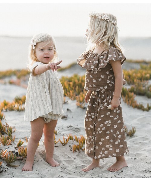 cache cache（カシュ カシュ）の「Rylee＆cru  stripe fluter bloomer（ロンパース・キッズ・その他）」の2枚目の写真