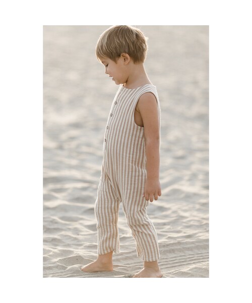 cache cache（カシュ カシュ）の「Rylee＆cru   cocoa stripes button jumpsuit（サロペット/オーバーオール・キッズ・その他）」の2枚目の写真