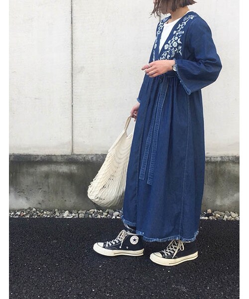 Sheson(シーズン)の「Sheson 刺繍デニムロングガウンカーディガン(カーディガン/ボレロ・レディース・ブルー/ネイビー・FREE)」の2枚目の写真