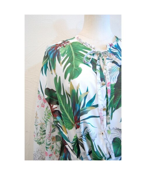 hippiness(ヒッピネス)の「フレアブラウス(シャツ/ブラウス・レディース・その他)」の2枚目の写真