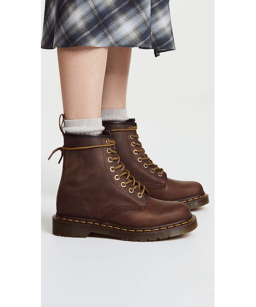 Dr. Martens（ドクターマーチン）の「Dr. Martens 1460 8 Eye Boots（ブーツ・レディース・Brown・7/8/9/10/11）」の2枚目の写真