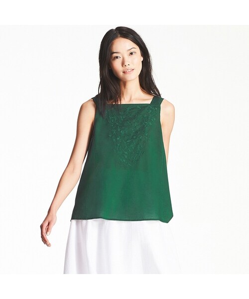 UNIQLO（ユニクロ）の「コットンエンブロイダリータンクブラウス（シャツ/ブラウス・レディース・BLUE 61/GREEN 55/NAVY 69/OFF WHITE 01・XS/S/XXL/3XL/M/L/XL）」の3枚目の写真