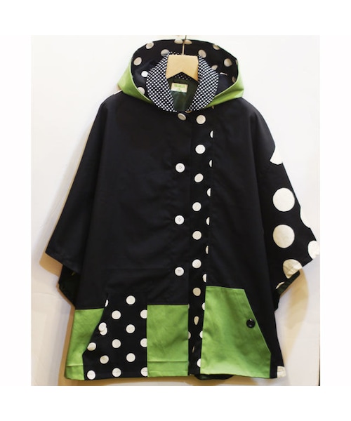 NIRAME.CO（ニラメッコ）の「スポンジぽんちょ　～モノトーン×緑～（ポンチョ・レディース・その他）」の2枚目の写真