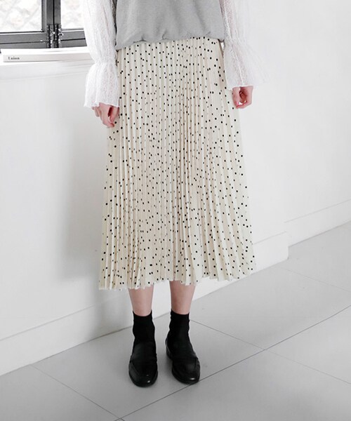 DHOLIC（ディーホリック）の「ドットパターンプリーツスカート（スカート・レディース・ブラック/ホワイト・FREE）」の2枚目の写真
