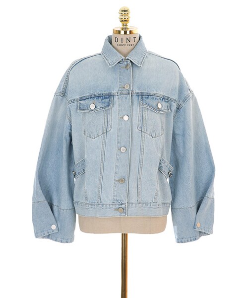 DINT（ディント）の「ハイウォッシングデニムジャケット（デニムジャケット・レディース・Deep blue/Light blue・one(44~66size)）」の2枚目の写真