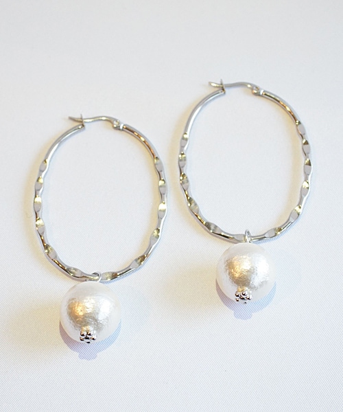 PAULOWNIA（ポロウニア）の「サージカルステンレスフープピアス（ピアス（両耳用）・レディース・ゴールド/シルバー・Free）」の2枚目の写真