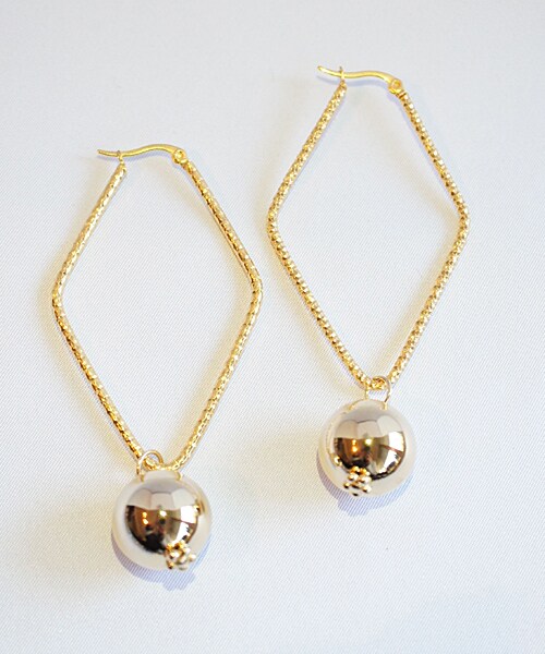 PAULOWNIA（ポロウニア）の「サージカルステンレスフープピアス（ピアス（両耳用）・レディース・ゴールド/シルバー・Free）」の5枚目の写真